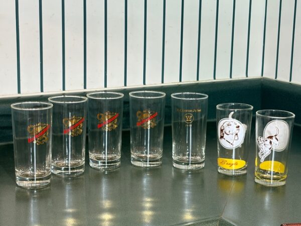 IMG_8423 ANTIQUES - FURNISHINGS - COLLECTIBLES