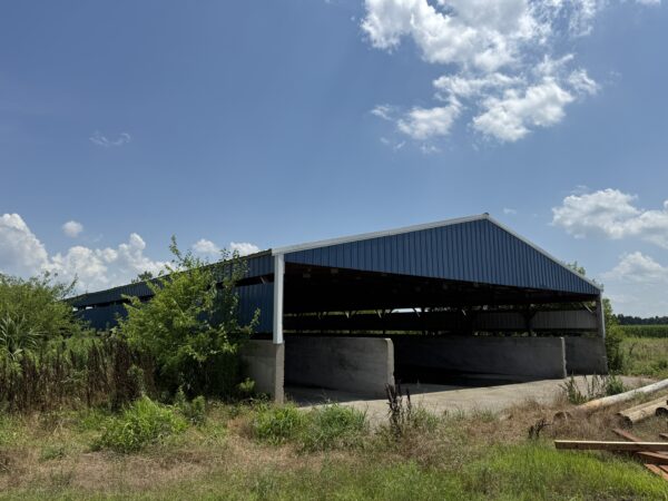 tract 5 compost 170+/- ACRES-50 POULTRY HOUSES-5 HOMES-OFFERED IN 9 TRACTS