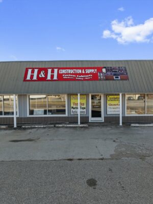 COMMERCIAL PROPERTY ON 1.3+/- ACRE LOT