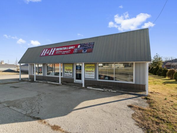 COMMERCIAL PROPERTY ON 1.3+/- ACRE LOT