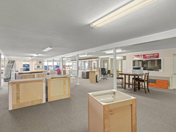 COMMERCIAL PROPERTY ON 1.3+/- ACRE LOT