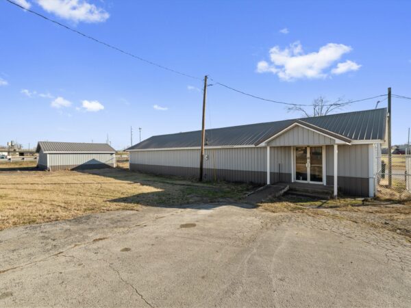 COMMERCIAL PROPERTY ON 1.3+/- ACRE LOT