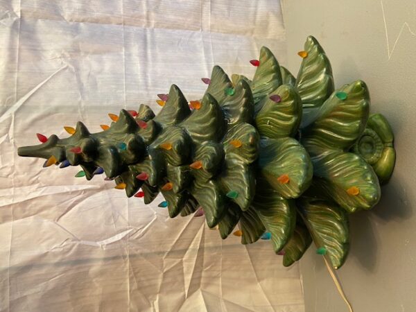 ANTIQUES - GLASSWARE - COLLECTIBLES