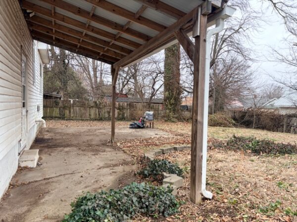 IMG_0675 SPACIOUS HOME ON CORNER LOT - BOONVILLE, IN