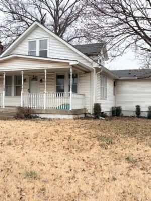 IMG_0681 SPACIOUS HOME ON CORNER LOT - BOONVILLE, IN