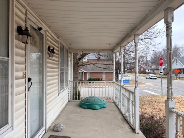 IMG_0683 SPACIOUS HOME ON CORNER LOT - BOONVILLE, IN