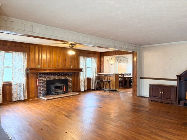 IMG_0685 SPACIOUS HOME ON CORNER LOT - BOONVILLE, IN