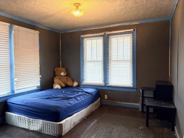 IMG_0693 SPACIOUS HOME ON CORNER LOT - BOONVILLE, IN