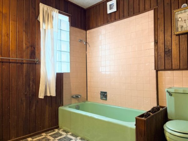 IMG_0696 SPACIOUS HOME ON CORNER LOT - BOONVILLE, IN