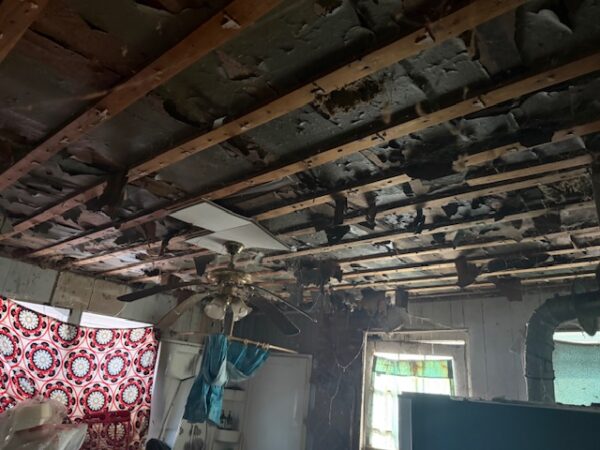 COTTAGE STYLE HOME ON 30'x150' LOT