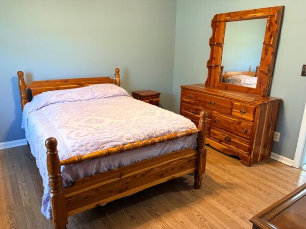 RV - TRUCK - SUV - FURNISHINGS - ANTIQUES