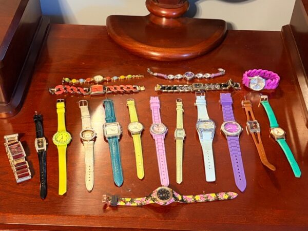 RV - TRUCK - SUV - FURNISHINGS - ANTIQUES