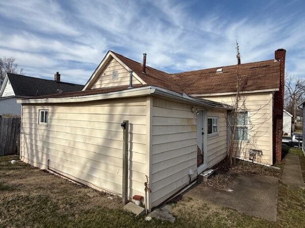 2 SINGLE FAMILY HOMES OR INVESTMENT PROPERTIES