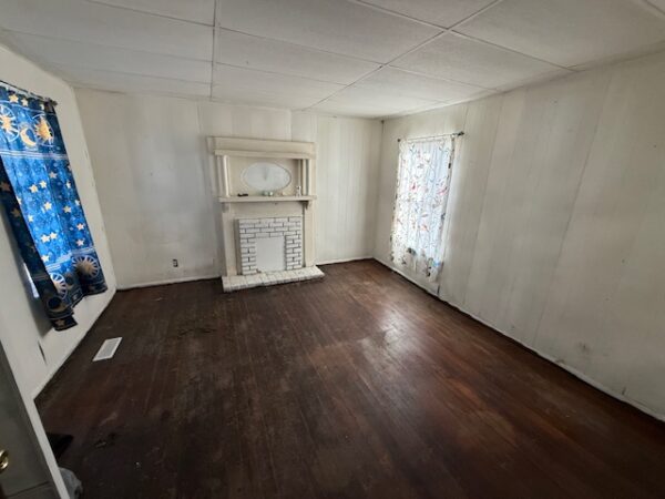 2 SINGLE FAMILY HOMES OR INVESTMENT PROPERTIES