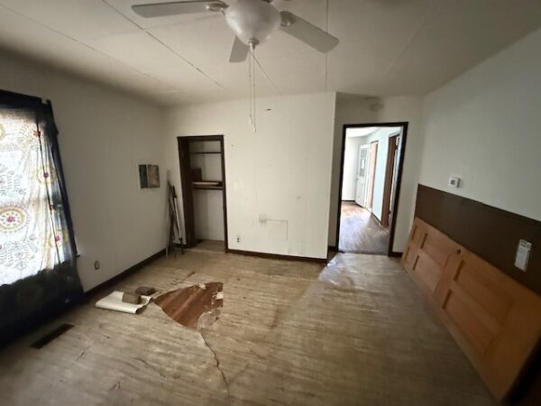 2 SINGLE FAMILY HOMES OR INVESTMENT PROPERTIES