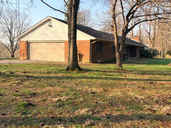 LIVE AUCTION - BEAUTIFUL BRICK HOME ON 3.21+/- ACRES - FURNISHINGS & TOOLS