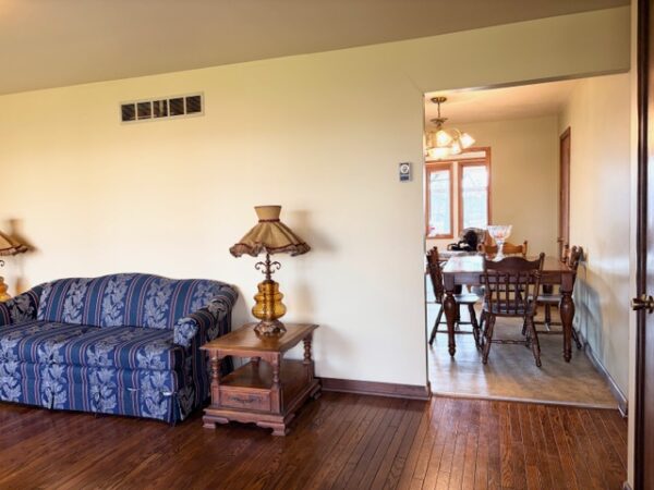 LIVE AUCTION - BEAUTIFUL BRICK HOME ON 3.21+/- ACRES - FURNISHINGS & TOOLS