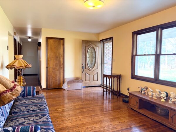 LIVE AUCTION - BEAUTIFUL BRICK HOME ON 3.21+/- ACRES - FURNISHINGS & TOOLS