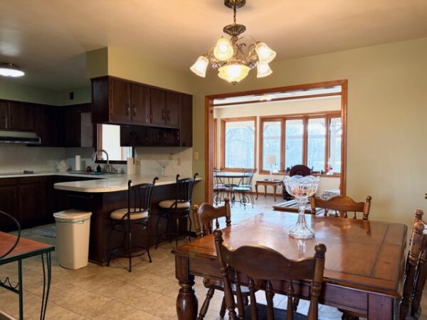 LIVE AUCTION - BEAUTIFUL BRICK HOME ON 3.21+/- ACRES - FURNISHINGS & TOOLS