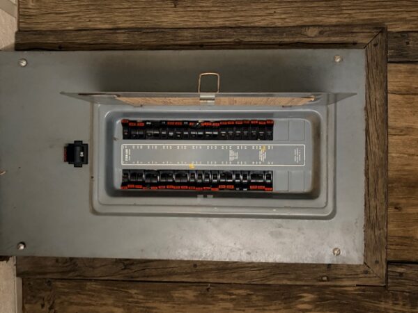 LIVE AUCTION - BEAUTIFUL BRICK HOME ON 3.21+/- ACRES - FURNISHINGS & TOOLS