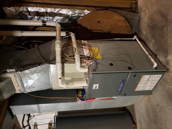 LIVE AUCTION - BEAUTIFUL BRICK HOME ON 3.21+/- ACRES - FURNISHINGS & TOOLS