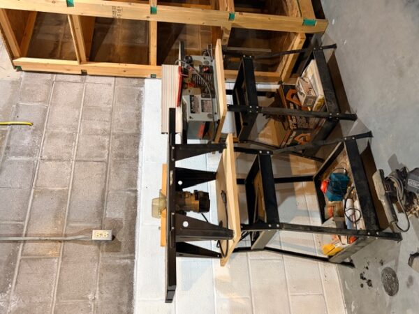 LIVE AUCTION - BEAUTIFUL BRICK HOME ON 3.21+/- ACRES - FURNISHINGS & TOOLS