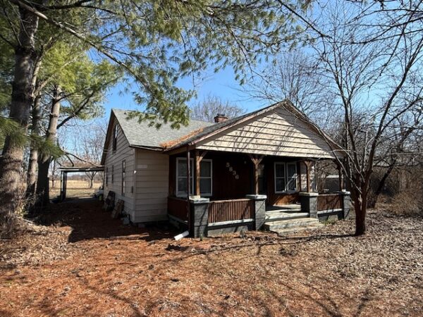 2 SINGLE FAMILY HOMES OR INVESTMENT PROPERTIES