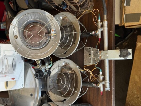 LIVE AUCTION - BEAUTIFUL BRICK HOME ON 3.21+/- ACRES - FURNISHINGS & TOOLS