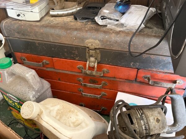 LIVE AUCTION - BEAUTIFUL BRICK HOME ON 3.21+/- ACRES - FURNISHINGS & TOOLS