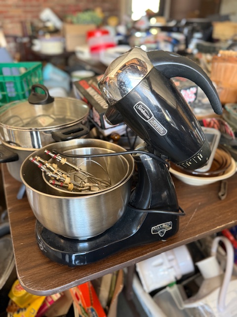 LIVE AUCTION - BEAUTIFUL BRICK HOME ON 3.21+/- ACRES - FURNISHINGS & TOOLS