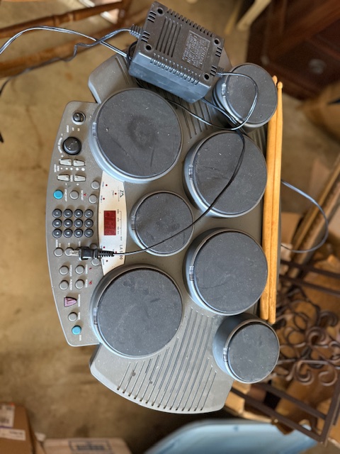 LIVE AUCTION - BEAUTIFUL BRICK HOME ON 3.21+/- ACRES - FURNISHINGS & TOOLS