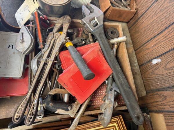 LIVE AUCTION - BEAUTIFUL BRICK HOME ON 3.21+/- ACRES - FURNISHINGS & TOOLS