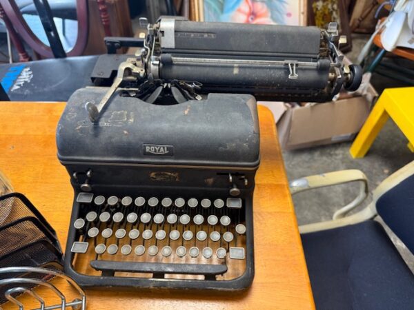 LIVE AUCTION - BEAUTIFUL BRICK HOME ON 3.21+/- ACRES - FURNISHINGS & TOOLS