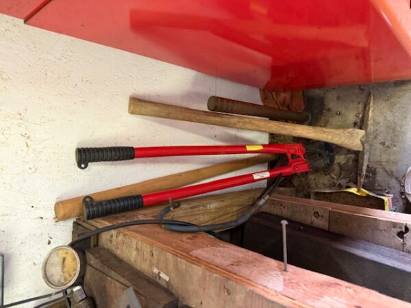 LIVE AUCTION - BEAUTIFUL BRICK HOME ON 3.21+/- ACRES - FURNISHINGS & TOOLS