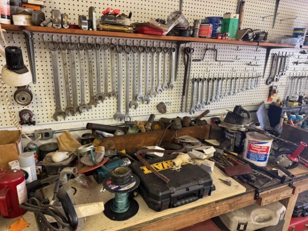 LIVE AUCTION - BEAUTIFUL BRICK HOME ON 3.21+/- ACRES - FURNISHINGS & TOOLS