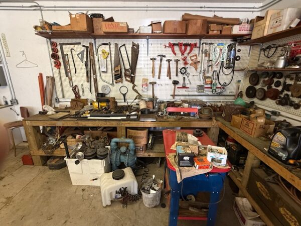 LIVE AUCTION - BEAUTIFUL BRICK HOME ON 3.21+/- ACRES - FURNISHINGS & TOOLS