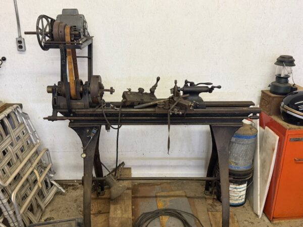 LIVE AUCTION - BEAUTIFUL BRICK HOME ON 3.21+/- ACRES - FURNISHINGS & TOOLS