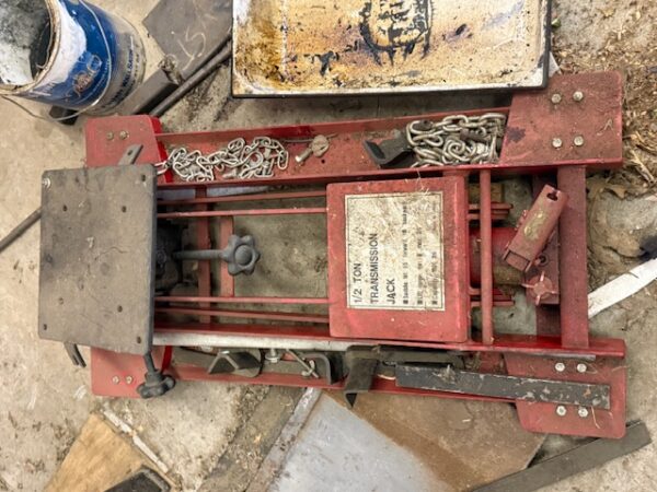 LIVE AUCTION - BEAUTIFUL BRICK HOME ON 3.21+/- ACRES - FURNISHINGS & TOOLS