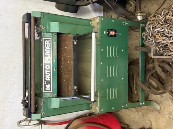 LIVE AUCTION - BEAUTIFUL BRICK HOME ON 3.21+/- ACRES - FURNISHINGS & TOOLS