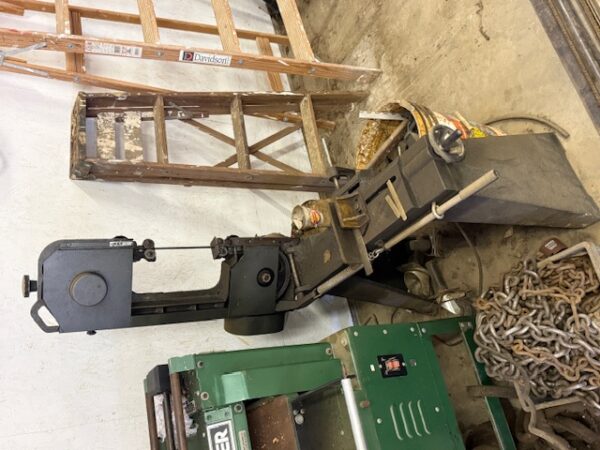 LIVE AUCTION - BEAUTIFUL BRICK HOME ON 3.21+/- ACRES - FURNISHINGS & TOOLS