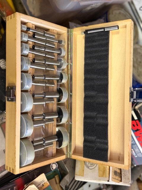 LIVE AUCTION - BEAUTIFUL BRICK HOME ON 3.21+/- ACRES - FURNISHINGS & TOOLS