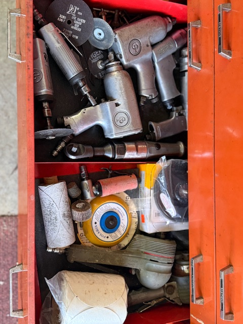 LIVE AUCTION - BEAUTIFUL BRICK HOME ON 3.21+/- ACRES - FURNISHINGS & TOOLS