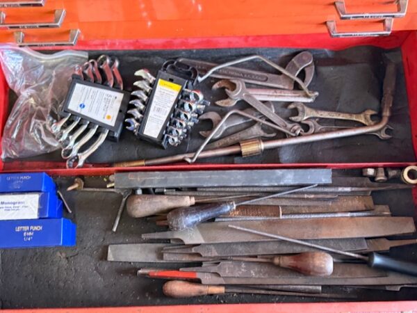 LIVE AUCTION - BEAUTIFUL BRICK HOME ON 3.21+/- ACRES - FURNISHINGS & TOOLS