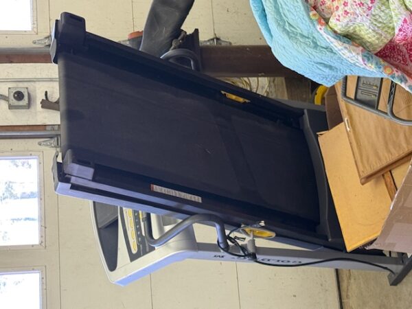 LIVE AUCTION - BEAUTIFUL BRICK HOME ON 3.21+/- ACRES - FURNISHINGS & TOOLS