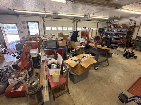 LIVE AUCTION - BEAUTIFUL BRICK HOME ON 3.21+/- ACRES - FURNISHINGS & TOOLS