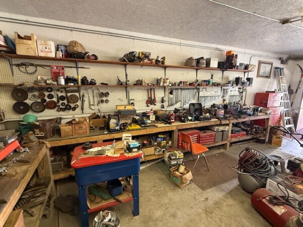 LIVE AUCTION - BEAUTIFUL BRICK HOME ON 3.21+/- ACRES - FURNISHINGS & TOOLS