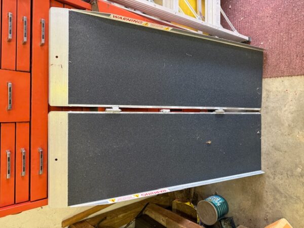 LIVE AUCTION - BEAUTIFUL BRICK HOME ON 3.21+/- ACRES - FURNISHINGS & TOOLS