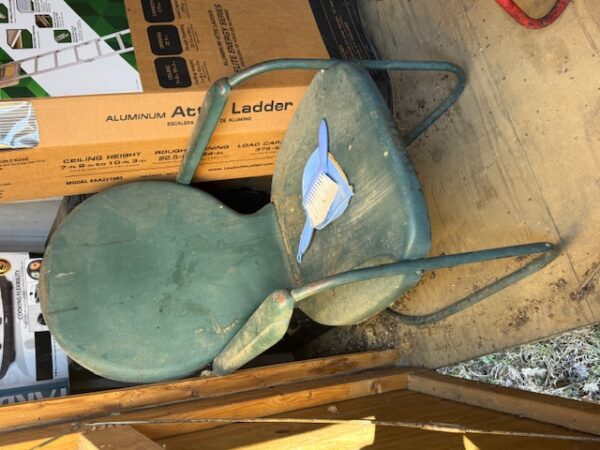 LIVE AUCTION - BEAUTIFUL BRICK HOME ON 3.21+/- ACRES - FURNISHINGS & TOOLS