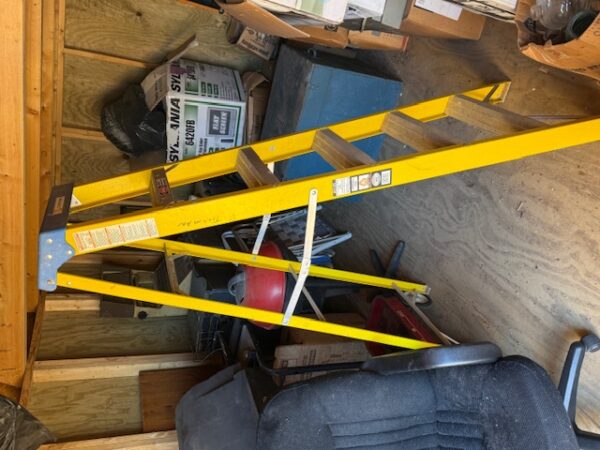 LIVE AUCTION - BEAUTIFUL BRICK HOME ON 3.21+/- ACRES - FURNISHINGS & TOOLS