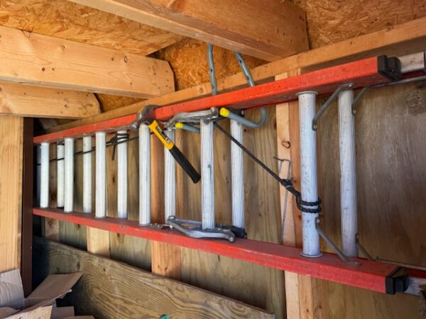 LIVE AUCTION - BEAUTIFUL BRICK HOME ON 3.21+/- ACRES - FURNISHINGS & TOOLS